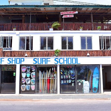 Отель Cheeky Monkey Surf Camp Велигама Экстерьер фото